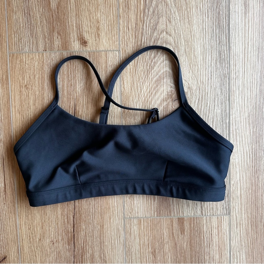 Alo Airlift Intrigue Bra - size small